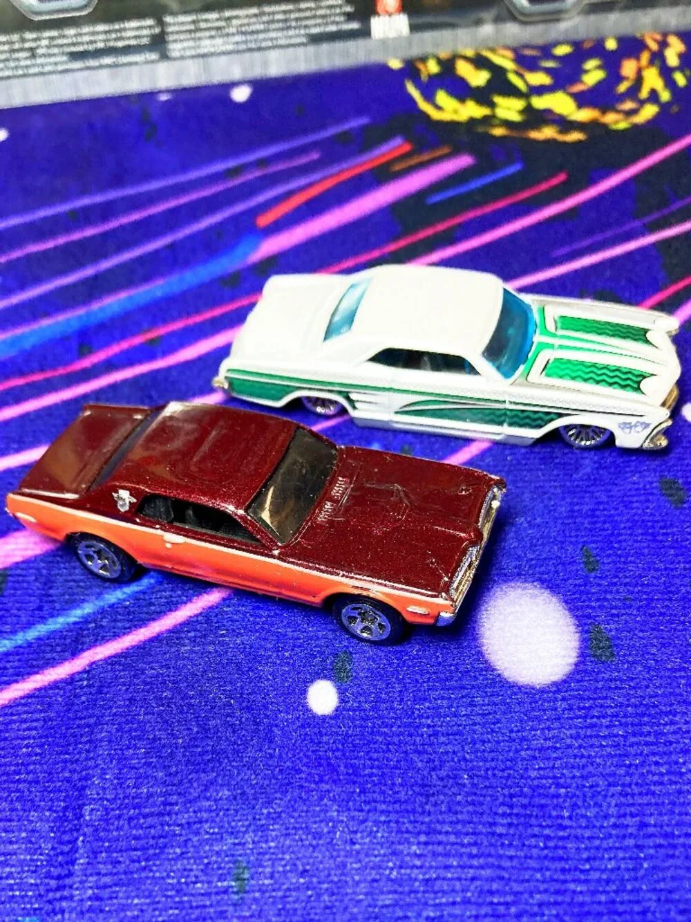 HOT WHEELS! TOY CAR COLLECTIBLES -'68 Cougar (2001) /'64' BUICK RIVIERA Lowrider